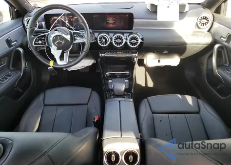 2021 Mercedes-Benz A 220 z USA, uszkodzony, nr VIN W1K3G4EB6MJ316826